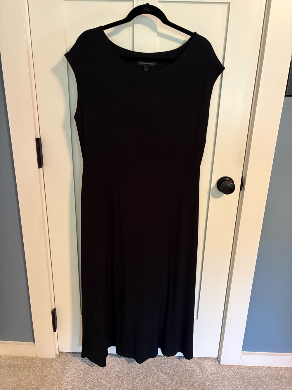 Banana Republic Factory Black Cap-Sleeve Midi Dress